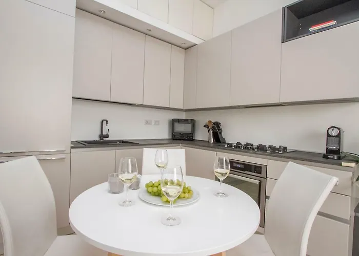 Easylife - - Bligny 29 P4 - Bocconi * Mediolan