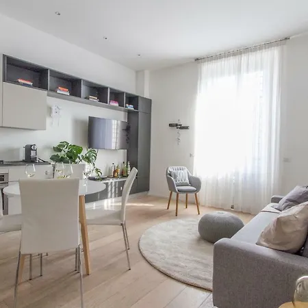 Luxury And Spacious Apartment Milan