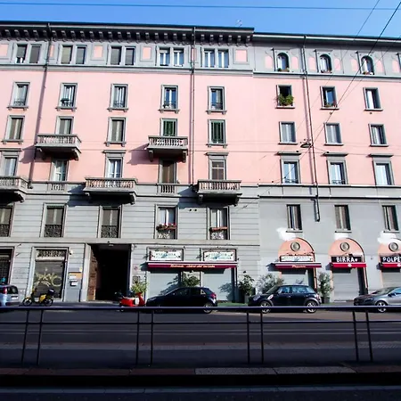 Luxury And Spacious Apartment